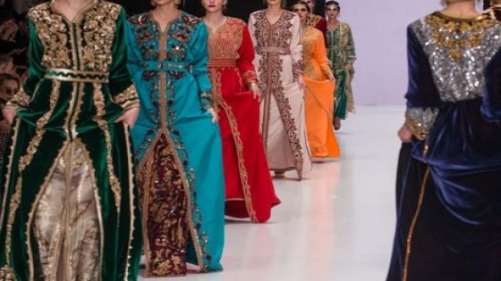 “دار الباشا” تعرض تقاليد الجمال والألبسة المغربية بعيون فرنسية