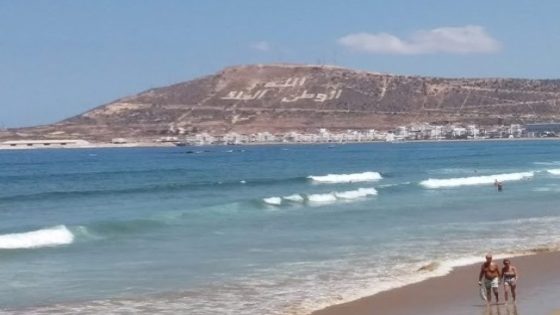 شاطئ أكادير يحتضن مكتبة “الديوان المغربي”