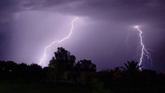 العواصف الرعدية.. وزارة الداخلية توجه العمّال إلى توخّي الحذر