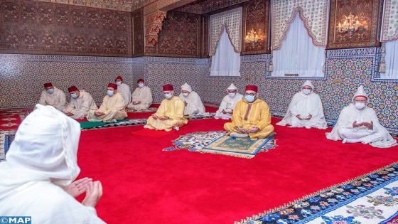 أمير المؤمنين الملك محمد السادس يؤدي صلاة عيد الفطر المبارك