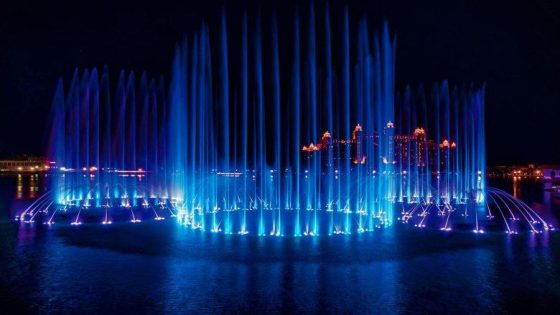 دبي: افتتاح أكبر نافورة مياه بالعالم
