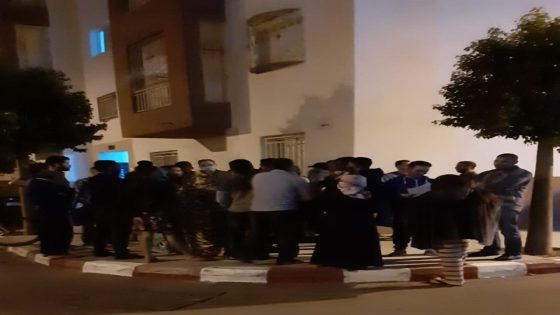 أكادير: وقفة إحتجاجية لسكان إقامة عائلية ضد كراء الشقق لممارسة البغاء