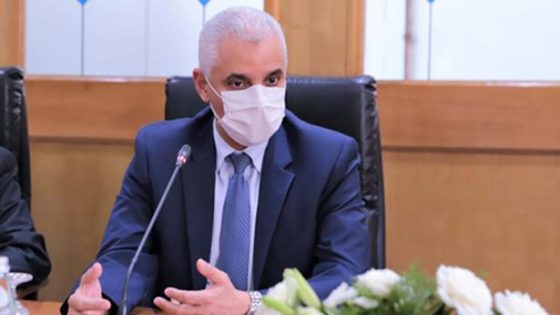 وزير الصحة آيت الطالب يدعو إلى الإقبال على التلقيح ضد كورونا