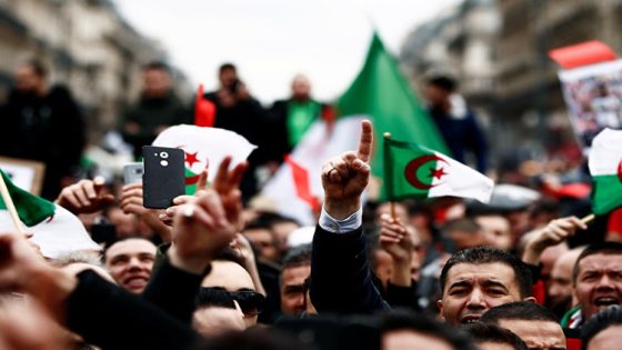 الاف الجزائريين يتظاهرون في الجمعة 114 من الحراك الشعبي