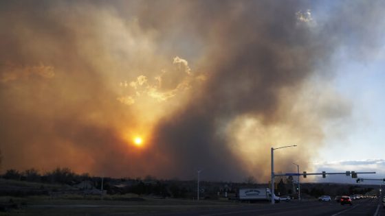 الولايات المتحدة: لعنة الطقس تدمر مئات المنازل في حرائق ولاية كولورادو