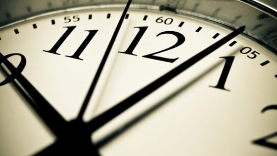 العودة إلى الساعة القانونية مع اقتراب شهر رمضان (-60 دقيقة)